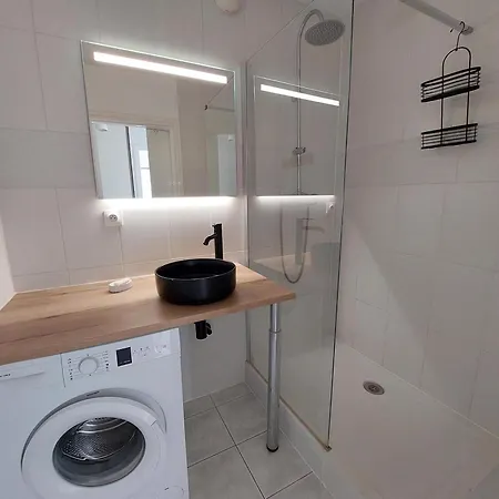 Apartment T2 Renove Au Coeur De - Fr-1-550-96 *
